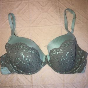 Victoria’s Secret Lined Perfect Coverage Bra 36D